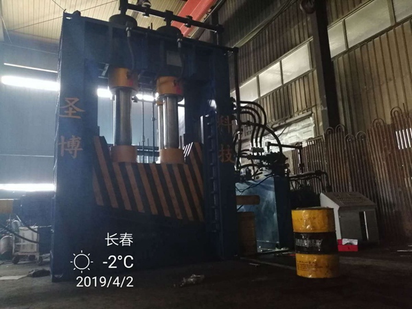 广东废钢龙门剪 (7)